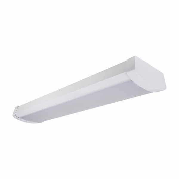 Photo 1 of COMMERCIAL ELECTRIC 4’ WHITE LED SLIM WRAP LIGHT 1003540153