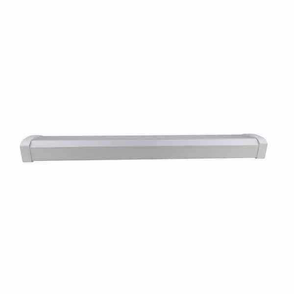 Photo 2 of COMMERCIAL ELECTRIC 4’ WHITE LED SLIM WRAP LIGHT 1003540153