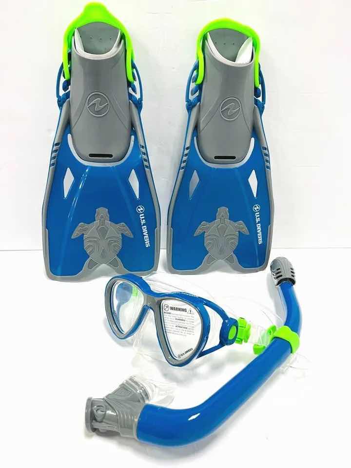 Photo 1 of U.S. DIVERS SNORKELING FINS, MASK, & SNORKEL SET KIDS SIZE S/M 9-13