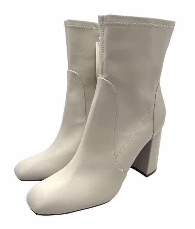 Photo 2 of A NEW DAY PENELOPE OFF WHITE MEMORY FOAM BOOTS WOMEN’S SIZE 5