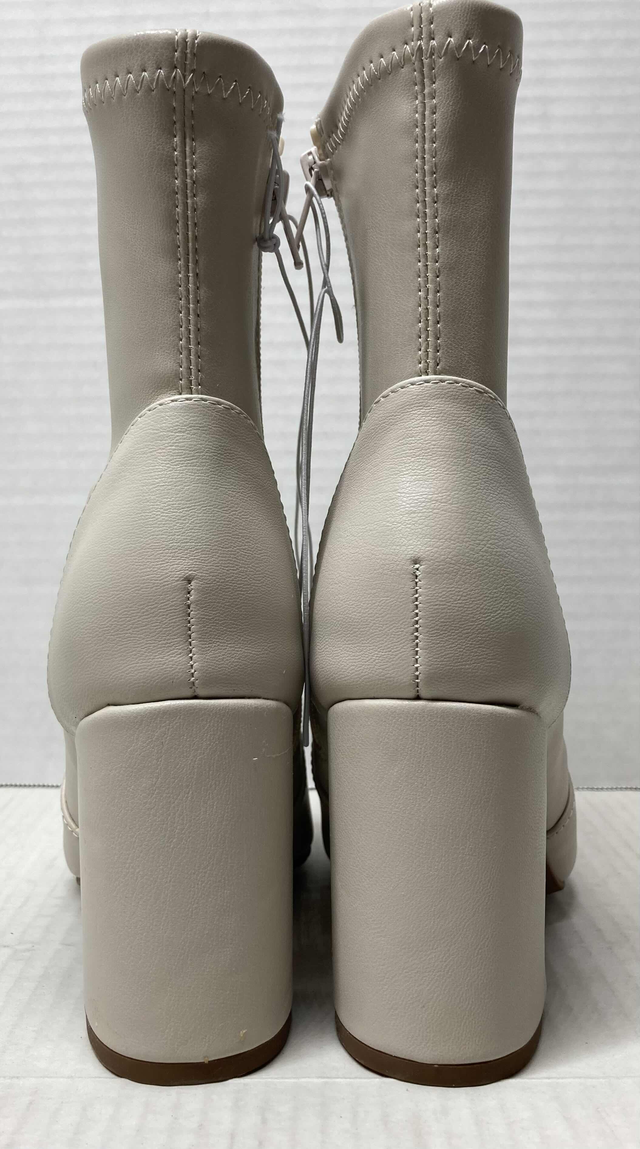 Photo 5 of A NEW DAY PENELOPE OFF WHITE MEMORY FOAM BOOTS WOMEN’S SIZE 5