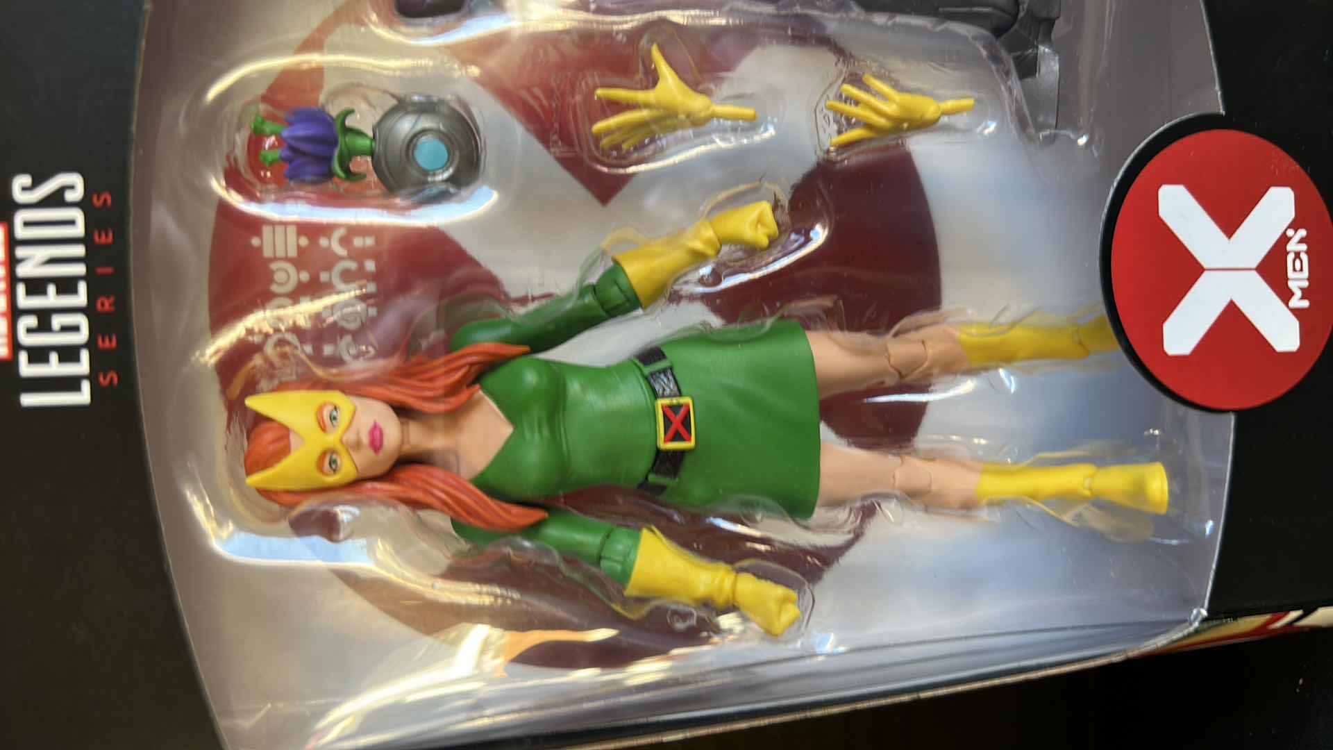 Photo 2 of BRAND NEW HASBRO MARVEL LEGEND SERIES HOUSE OF X MARVEL GIRL ACTION FIGURE