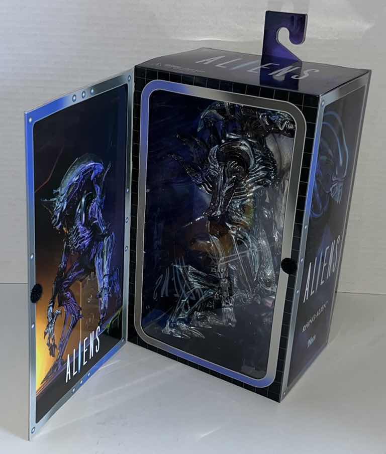 Photo 1 of BRAND NEW NECA ALIENS “RHINO ALIEN” W REMOVABLE DOME $35.00 (1)