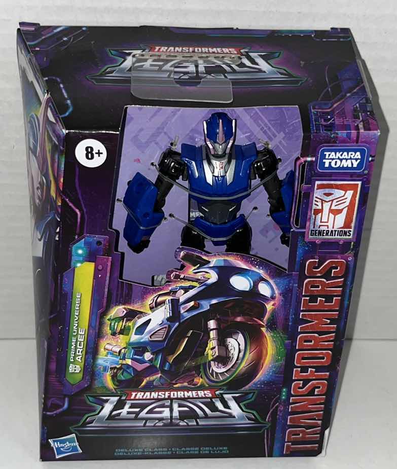 Photo 1 of BRAND NEW HASBRO TAKARA TOMY TRANSFORMERS LEGACY, PRIME UNIVERSE
 “ARCEE” (1)