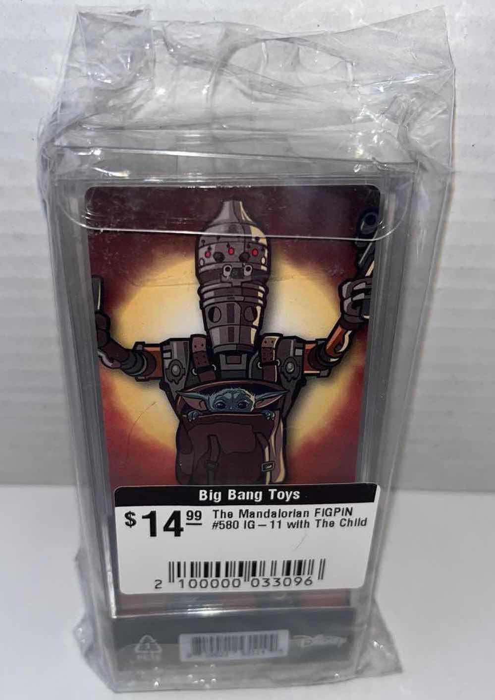 Photo 2 of NEW FIGPIN STAR WARS THE MANDALORIAN, #580 IG-11 WITH THE CHILD $15.00 (1)