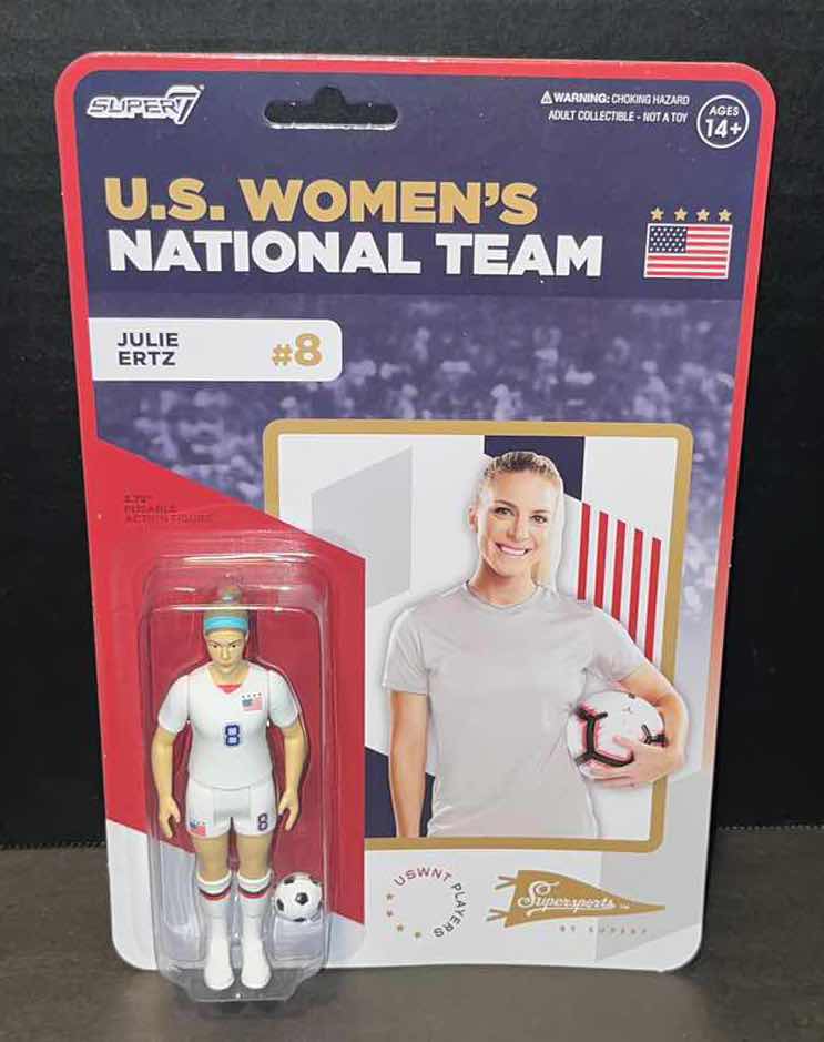 Photo 1 of NEW SUPERSPORTS BY SUPER7 U.S. WOMENS NATIONAL TEAM 3.75” POSABLE ACTION FIGURE, JULIE ERTZ #8
