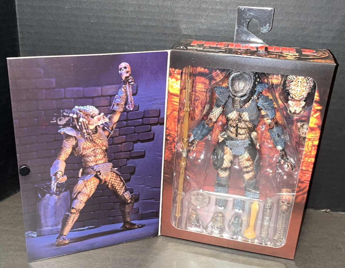 Photo 3 of BRAND NEW NECA 30TH ANNIVERSARY COLLECTION ACTION FIGURE & ACCESSORIES, PREDATOR 2 “CITY HUNTER”