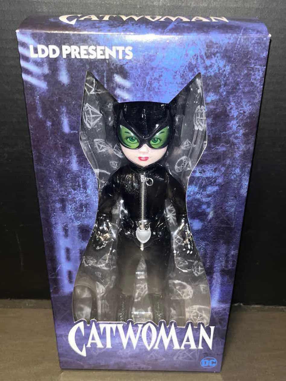 Photo 1 of NEW MEZCO TOYZ LIVING DEAD DOLLS, 10” DC CATWOMAN