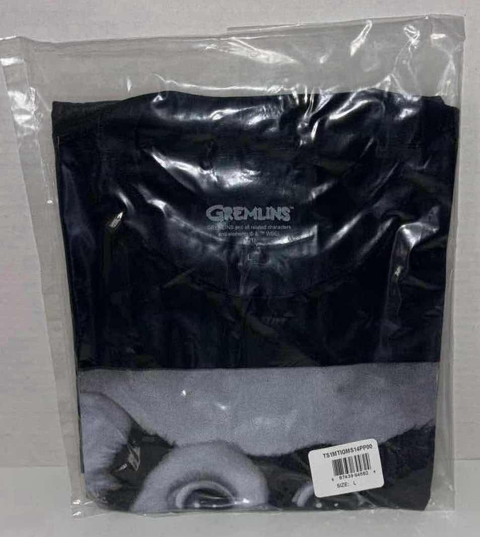 Photo 3 of NEW GREMLINS GIZMO BLACK T-SHIRT, SIZE LARGE 