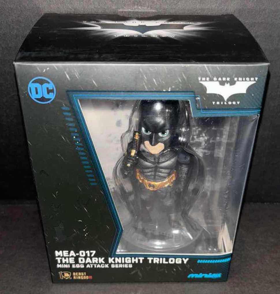 Photo 2 of NEW BEAST KINGDOM DC MINI EGG ATTACK DARK KNIGHT BATMAN GRAPPLING FUN FIGURE 