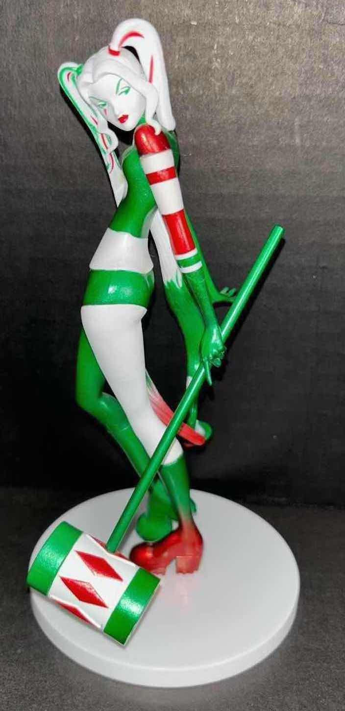 Photo 1 of DC ARTIST ALLEY HARLEY QUINN 6.75” HOLIDAY PVC COLLECTOR STATUE, #036 of 500 (DISPLAY MODEL)