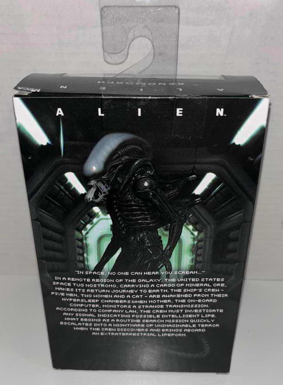 Photo 5 of NECA ALIEN 7” XENOMORPH FIGURE