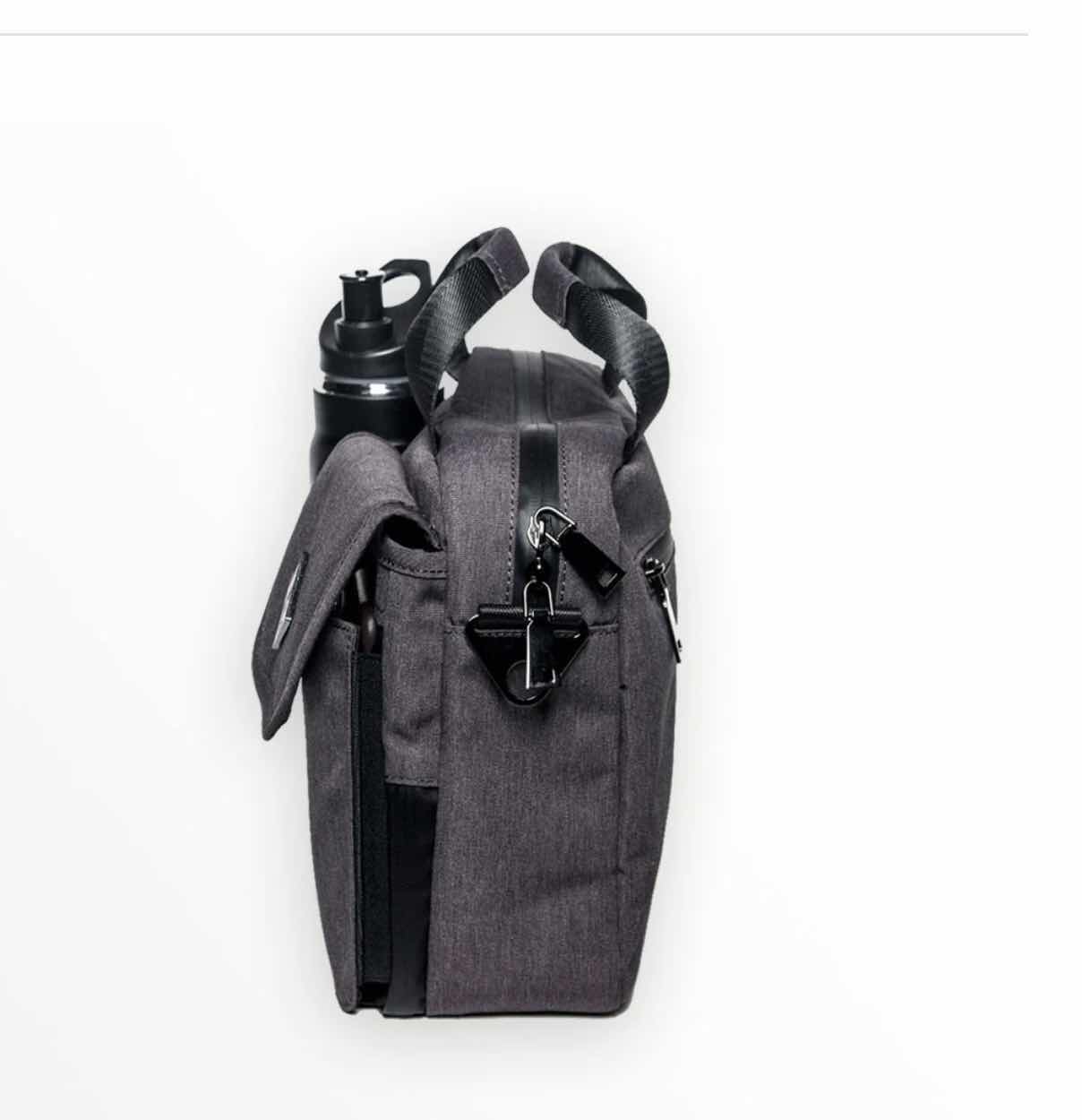 Photo 1 of NEW KANGALIFE “BLACK” NYLON TRAVELER MESSENGER BAG #3500