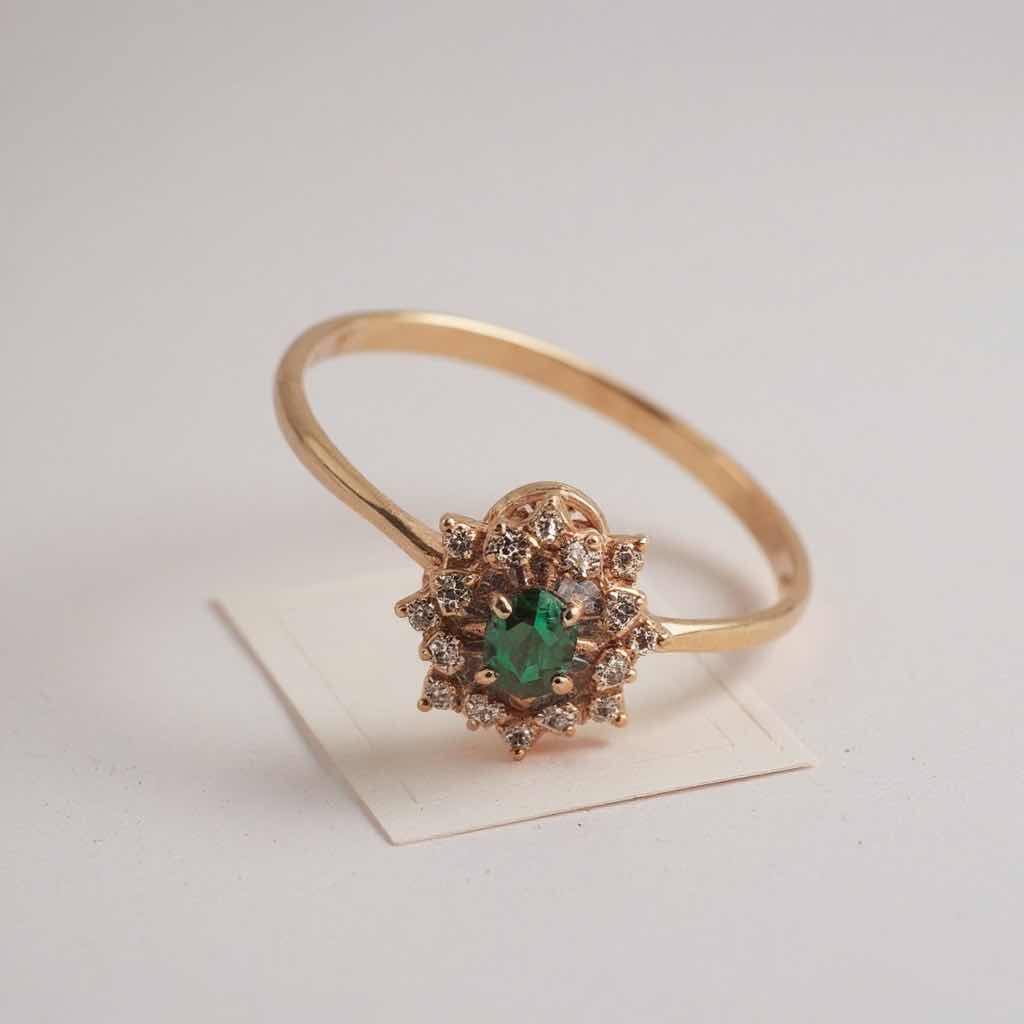 Photo 1 of 18K YELLOW GOLD 0.40 EMERALD &  0.30 DIAMOND RING  TTL GRAMS 4.32 (APPROX. SIZE 7) W INSURANCE APPRAISAL ITEM #2011