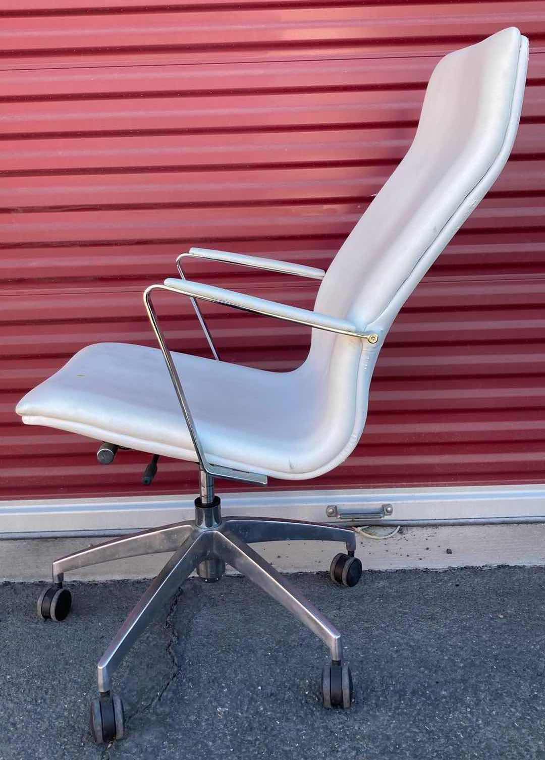 Photo 2 of ZUO MODERN HIGH BACK WHITE FAUX LEATHER SWIVEL CHAIR 21” X 24” H43”