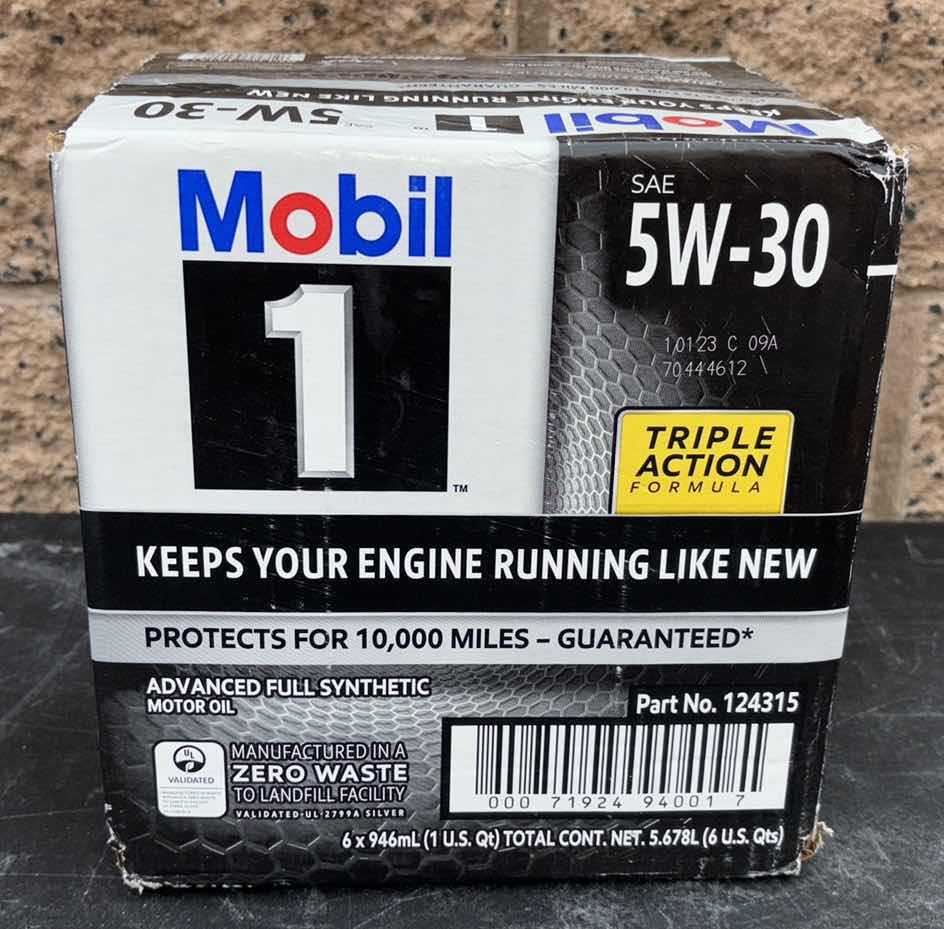 Photo 1 of NEW 6-PACK CASE MOBIL 1 SAE 5W-30 ADVANCED FULL SYNTHETIC MOTOR OIL (6 U.S. QUARTS)