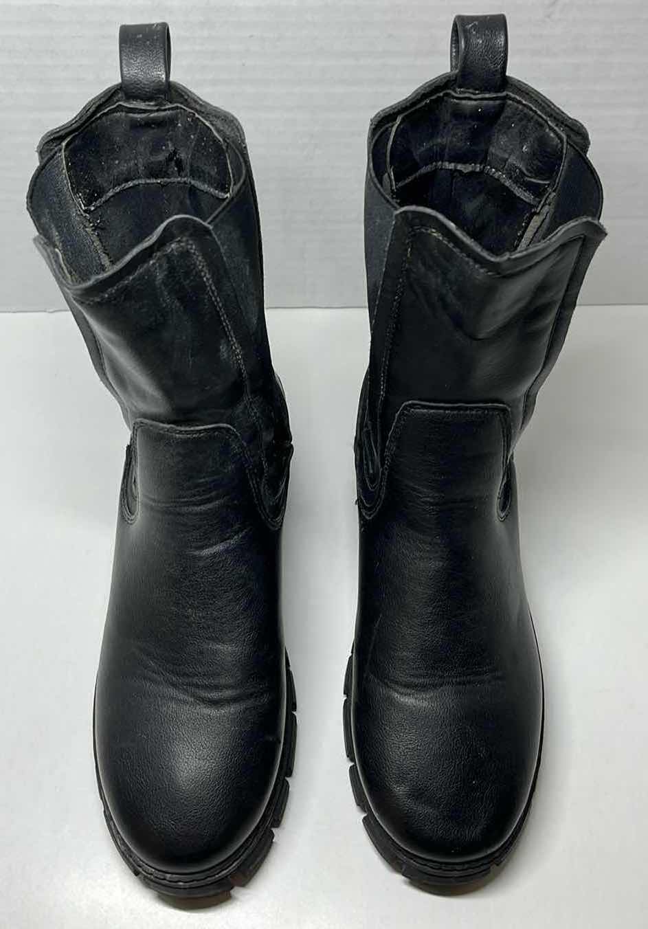 Photo 3 of TINSTREE BLACK LEATHER SLIP ON BOOTS WOMENS SIZE 8