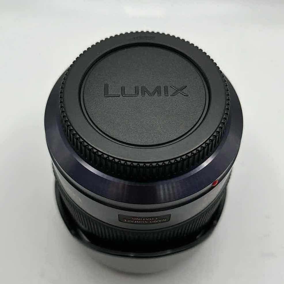 Photo 9 of PANASONIC LUMIX G SERIES VARIO 1:2.8 12/35 ASPH 0.25MM/0.82FT POWER O.I.S LENS H-HS12035 W SOFT CASE