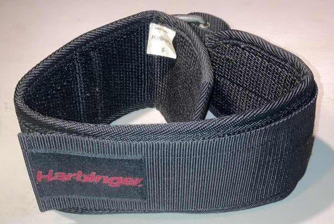 Photo 2 of HARBINGER 4” BLACK NYLON WEIGHTLIFTING BELT MENS SIZE S