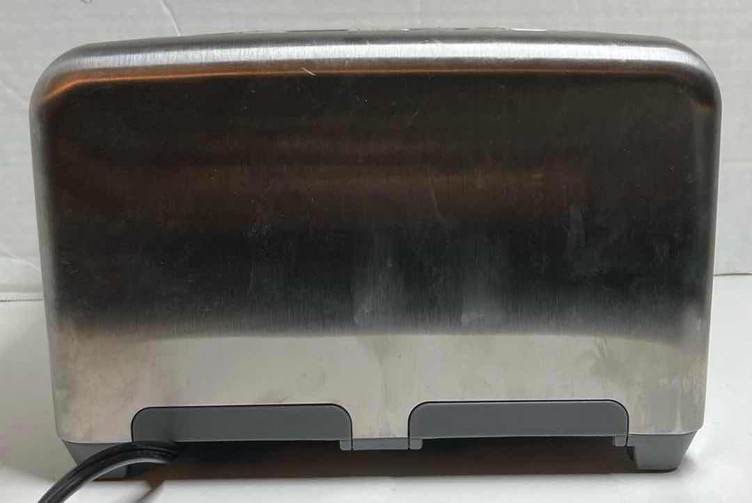 Photo 4 of BELLA STAINLESS STEEL 4-SLICE TOASTER MODEL 31131