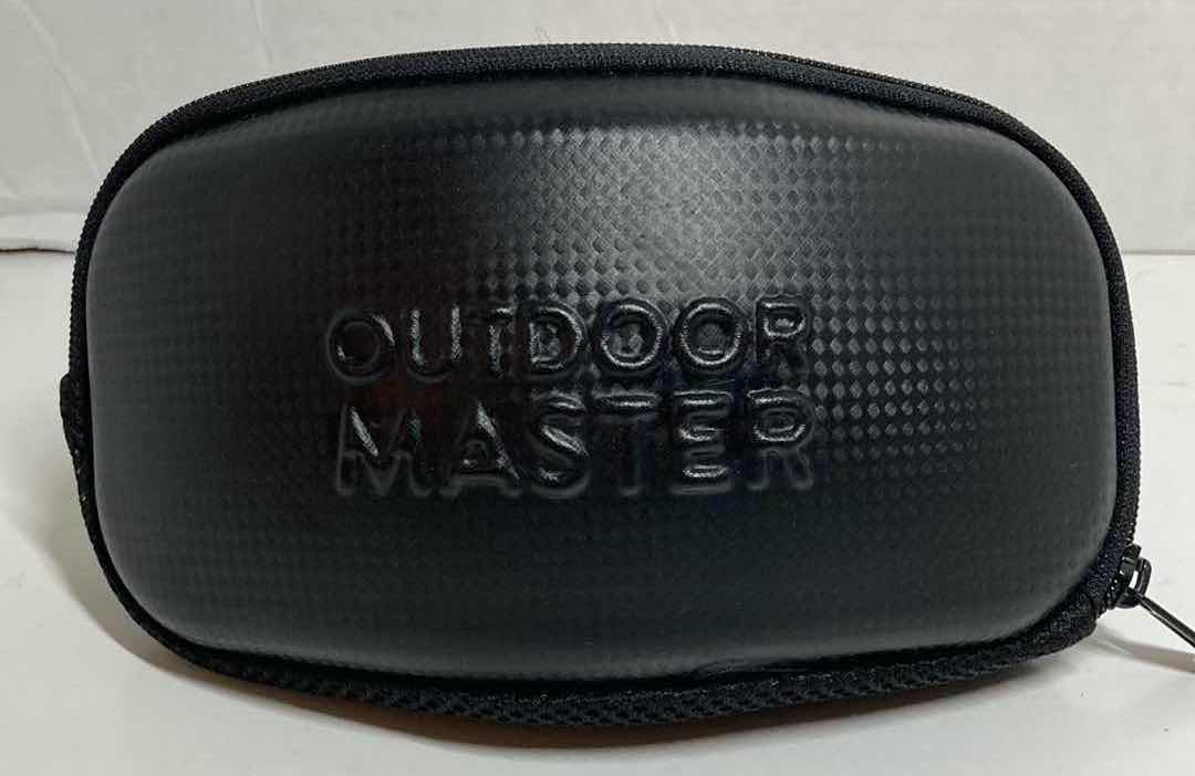 Photo 6 of OUTDOOR MASTER PRO RED/BLUE SKI GOGGLES W MAGNETIC REPLACEMENT LENS