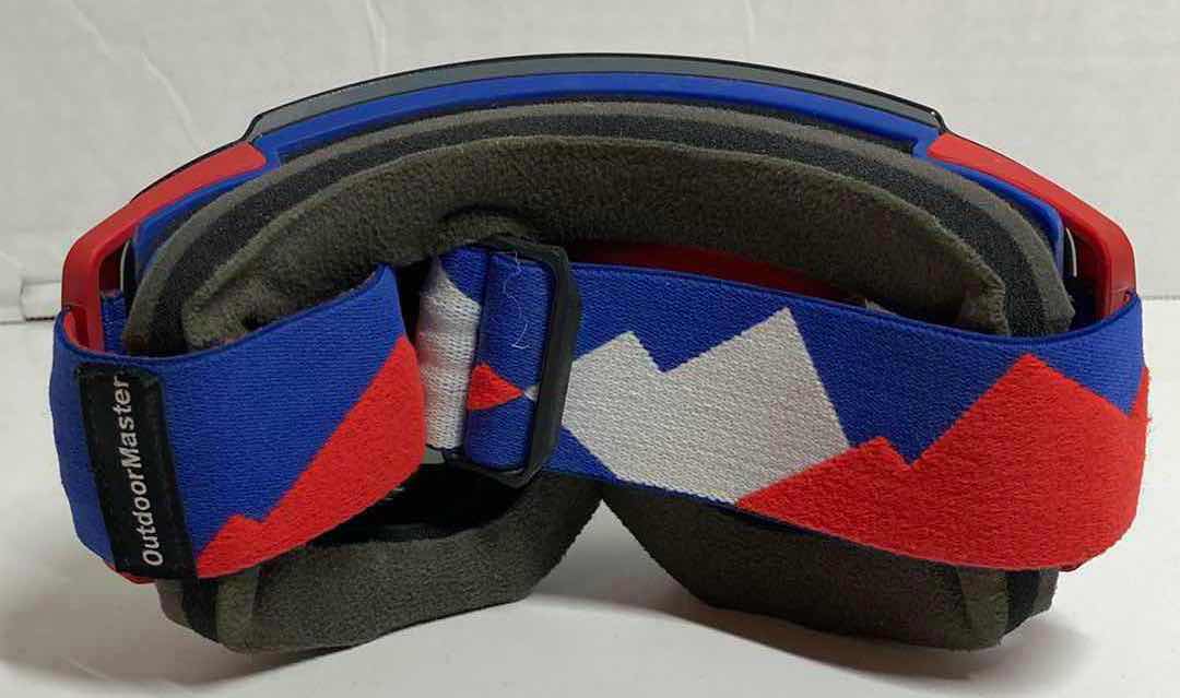 Photo 5 of OUTDOOR MASTER PRO RED/BLUE SKI GOGGLES W MAGNETIC REPLACEMENT LENS