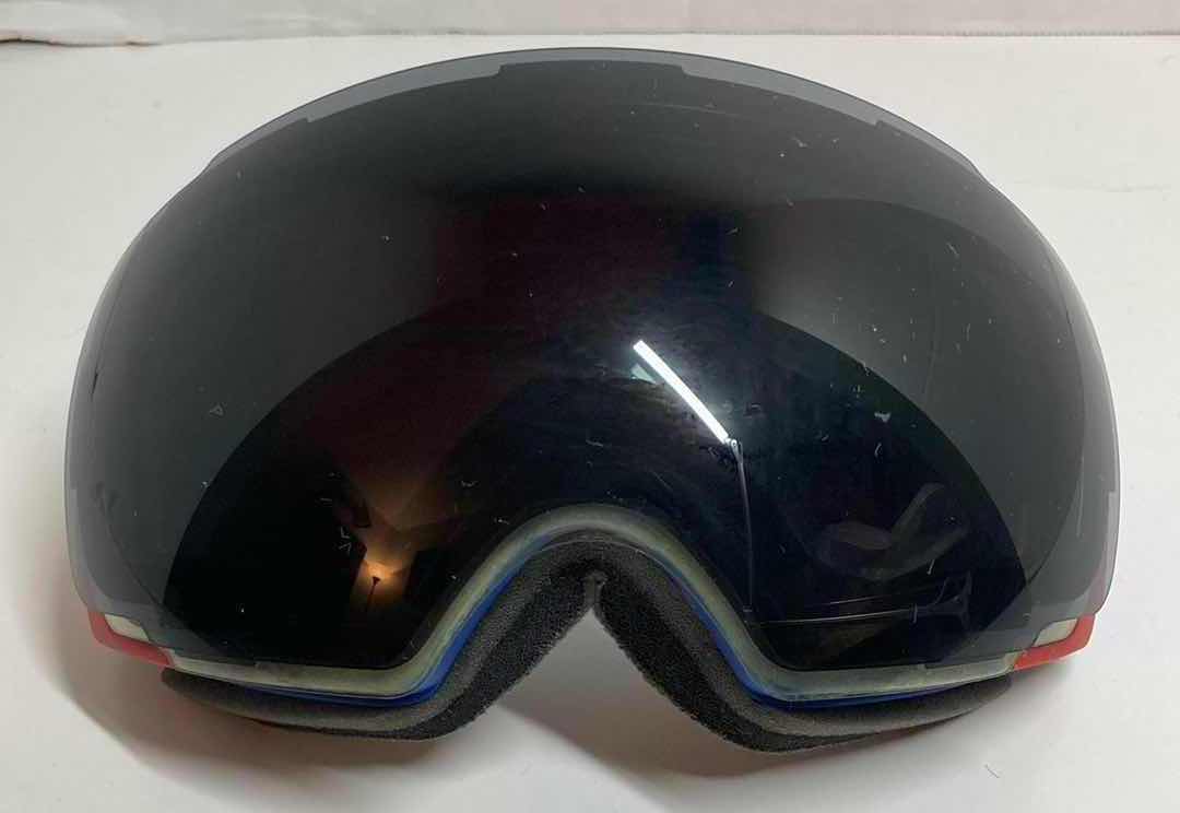 Photo 2 of OUTDOOR MASTER PRO RED/BLUE SKI GOGGLES W MAGNETIC REPLACEMENT LENS