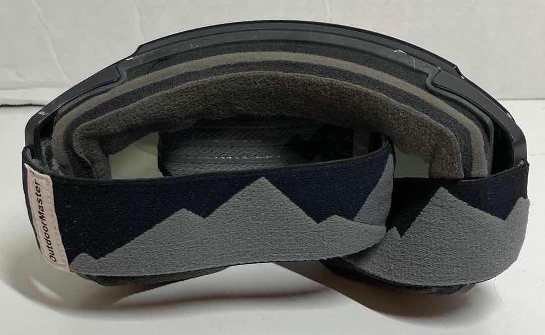 Photo 5 of OUTDOOR MASTER PRO BLACK SKI GOGGLES W MAGNETIC REPLACEMENT LENS