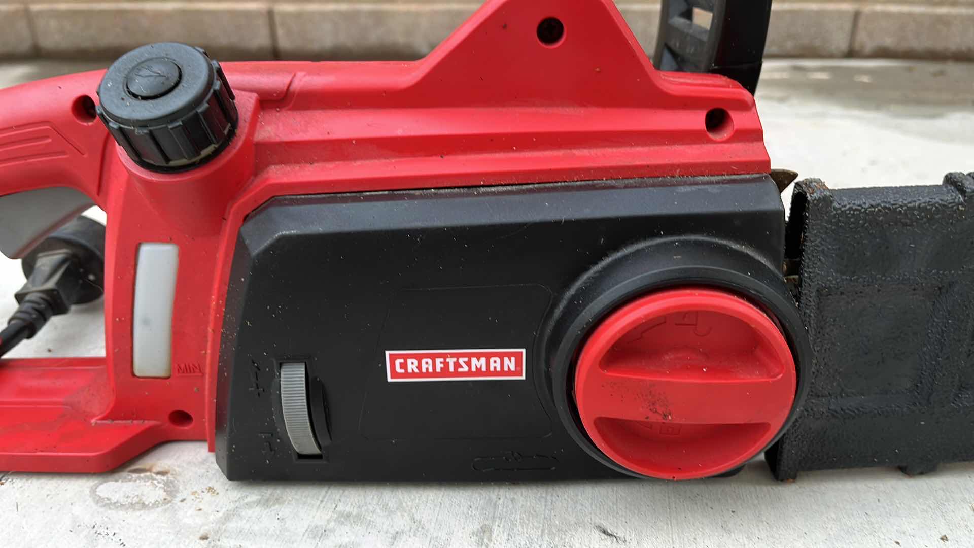 Photo 5 of CRAFTSMAN 16” ELECTRIC CHAINSAW MODEL CMECS600