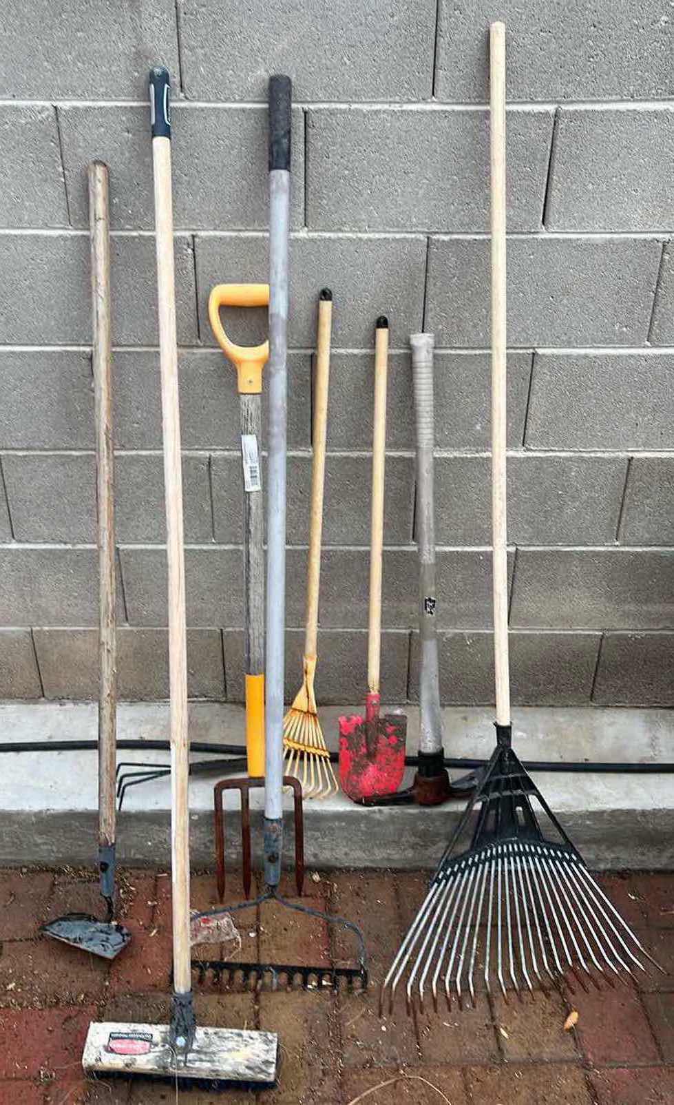 Photo 1 of YARD & GARDENING TOOLS (9)