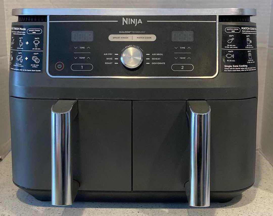 Photo 1 of NINJA FOODI 10QT DUALZONE 6-IN-1 AIR FRYER W 2 INDEPENDENT FRY BASKETS MODEL DZ401