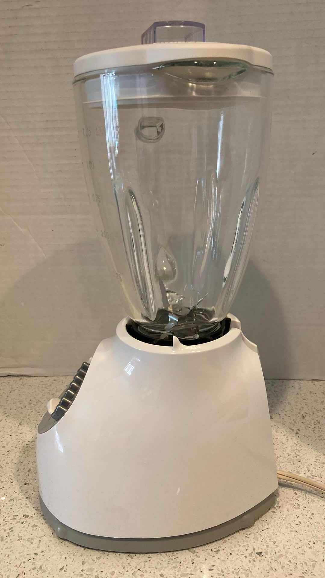 Photo 2 of OSTER 14-SPEED ACCURATE COUNTERTOP BLENDER