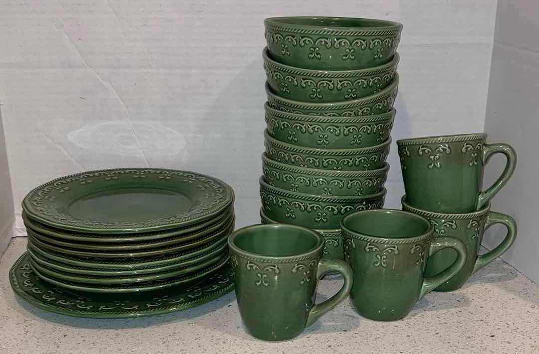 Photo 1 of BELLA GREEN SCROLL CERAMIC DINNERWARE 21PC SET