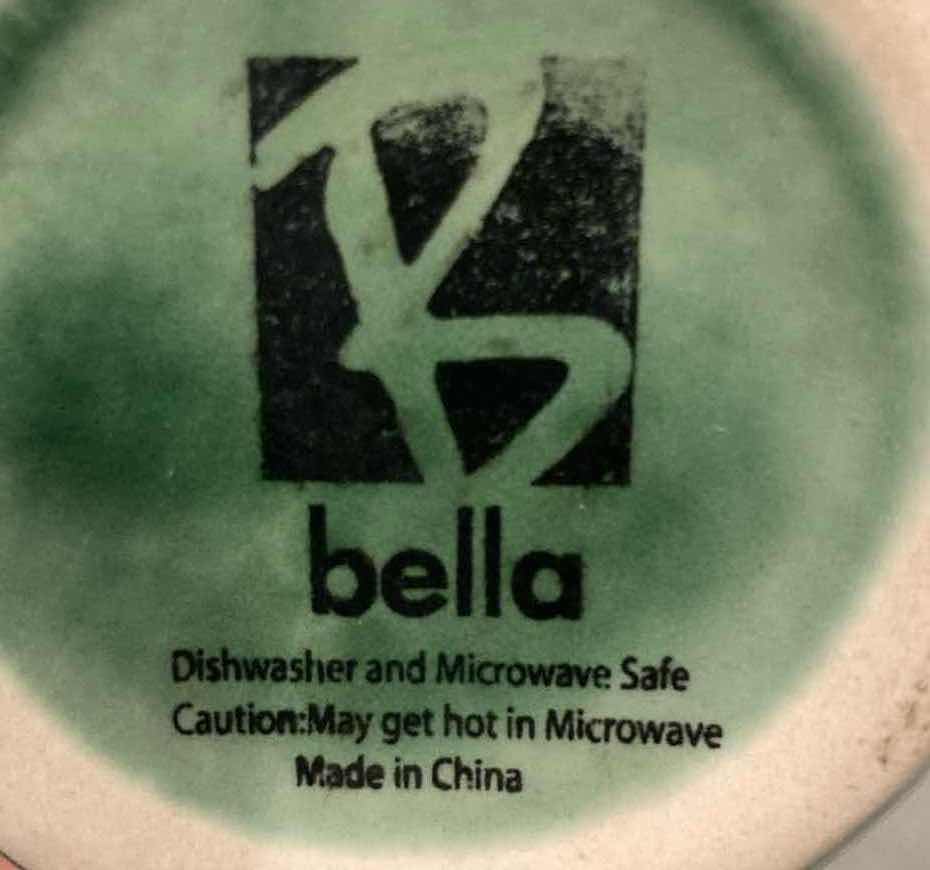 Photo 5 of BELLA GREEN SCROLL CERAMIC DINNERWARE 21PC SET