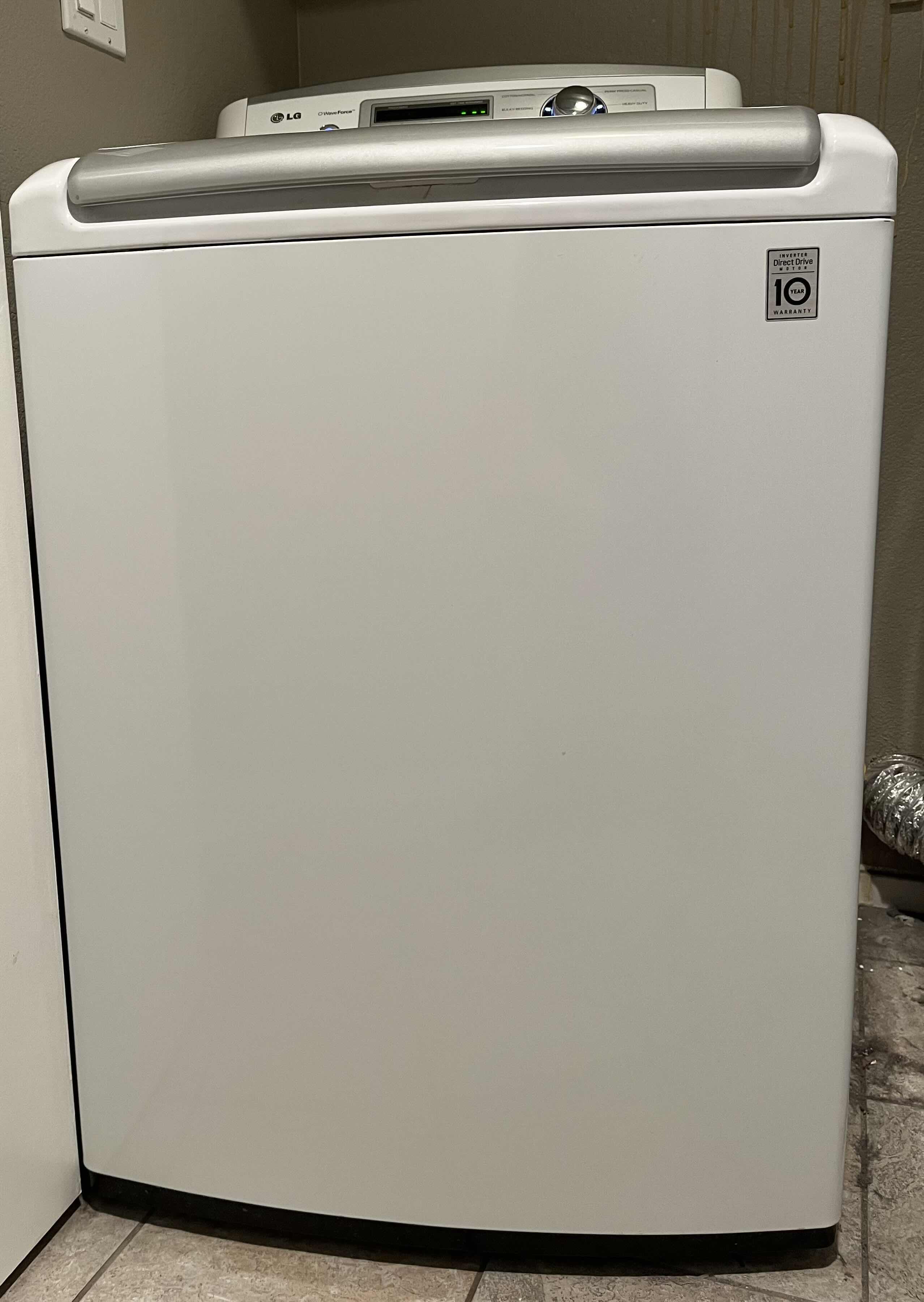 Photo 2 of LG WAVE FORCE INVERTER DIRECT DRIVE TOP LOAD WASHER MODEL WT4970CW