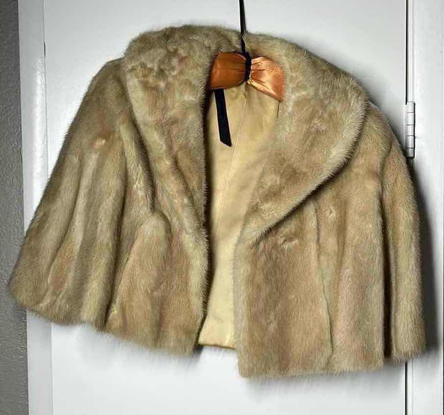 Photo 1 of FUR COAT WOMENS SIZE XS