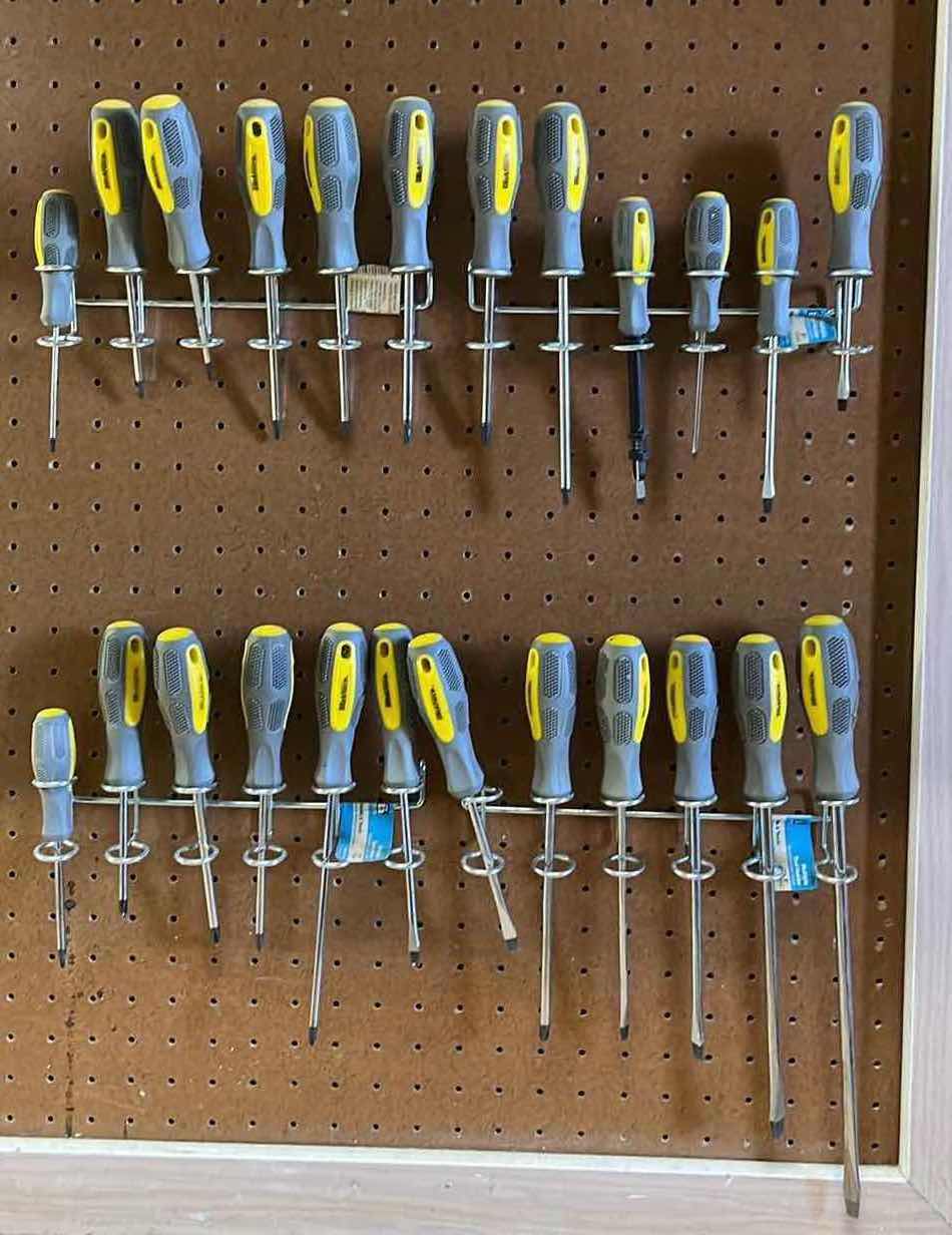 Photo 1 of WORKFORCE SCREWDRIVER 24PC SET W MULTI TOOL HOLDERS (4)