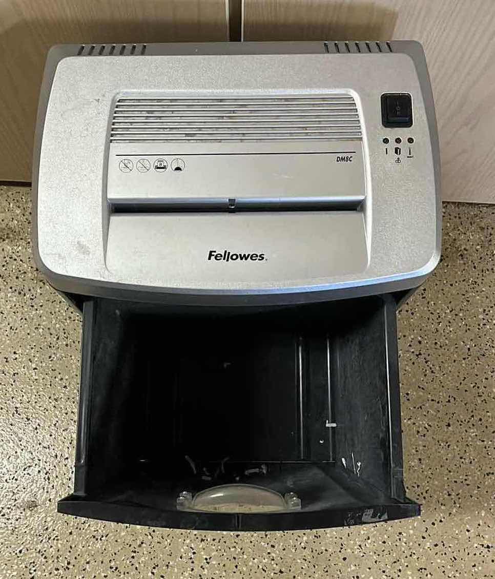 Photo 3 of FELLOWES PAPER SHREDDER MODEL DM8C