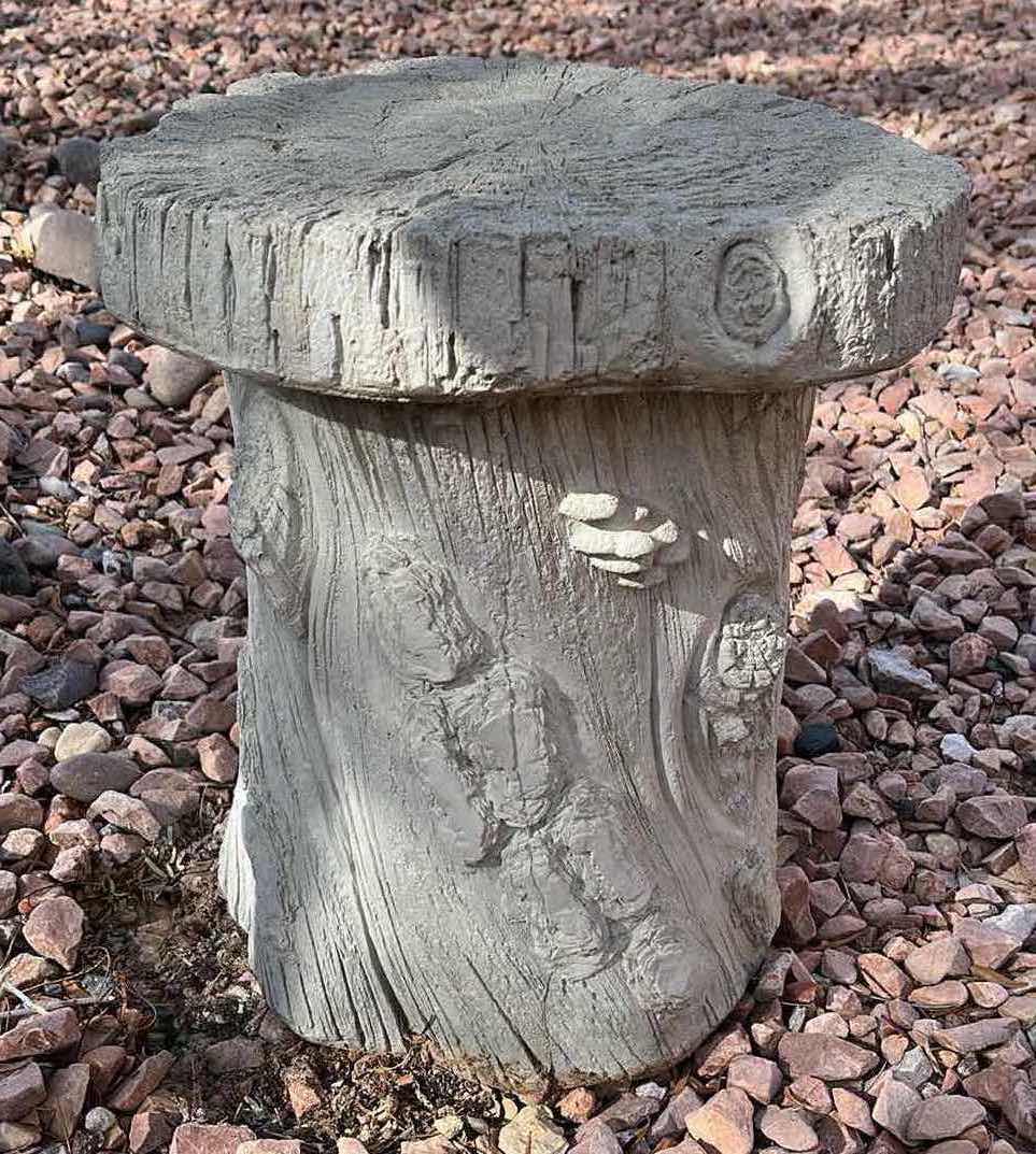 Photo 4 of WOOD STUMP STONE CAST YARD DECOR 13.5” X 14” H17”