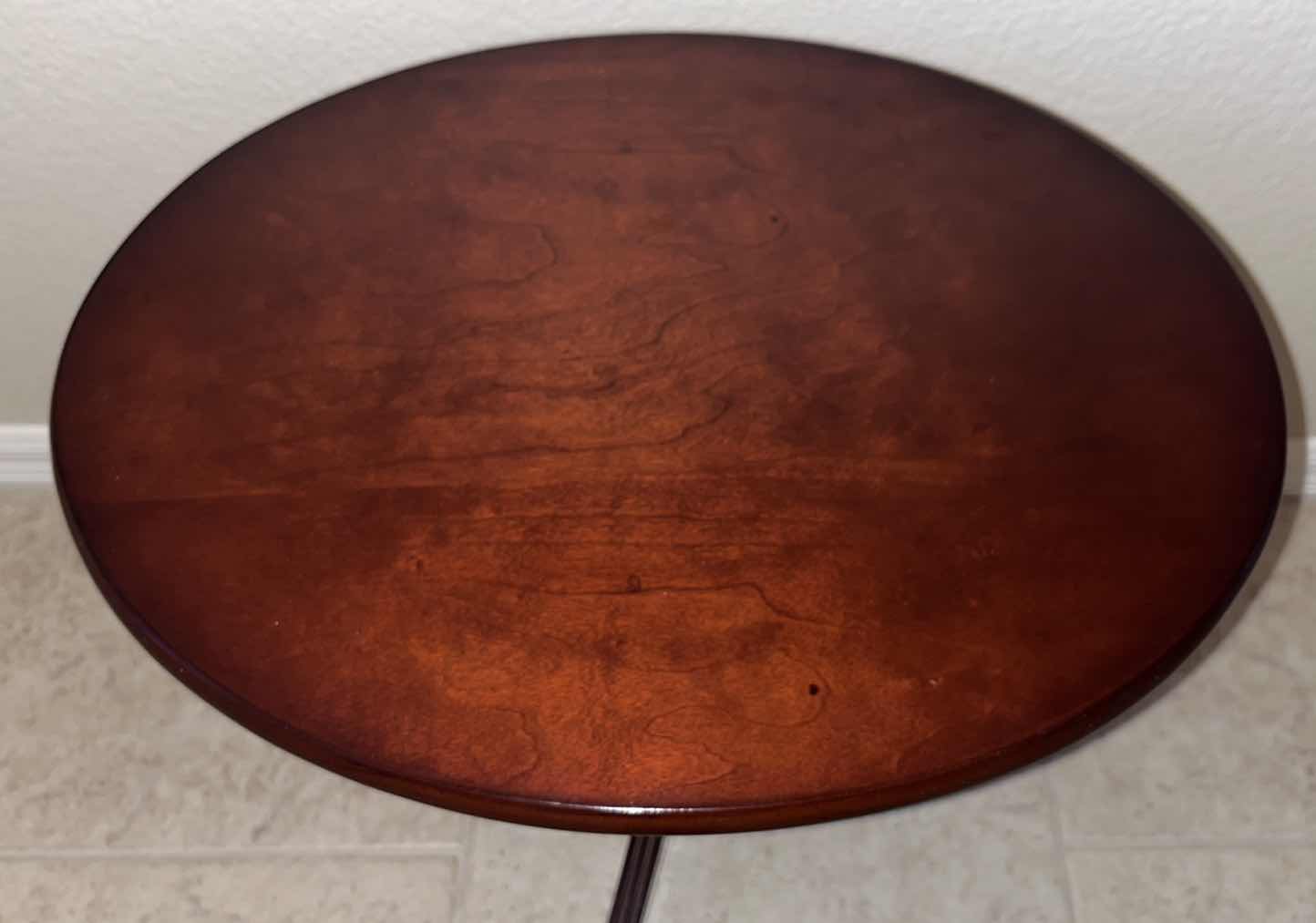 Photo 4 of VINTAGE THE BOMBAY COMPANY MAHOGANY OVAL TILT-UP ACCENT/SIDE TABLE 14.5” X 19” H20.5”