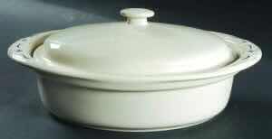 Photo 1 of LONGABERGER POTTERY WOVEN TRADITIONS CLASSIC BLUE 3 QUART OVAL COVERED CASSEROLE DISH 14” X 6”