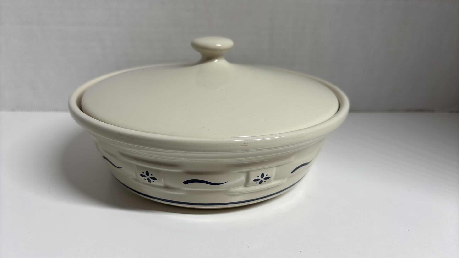 Photo 2 of LONGABERGER POTTERY WOVEN TRADITIONS CLASSIC BLUE 1 QUART ROUND COVERED CASSEROLE DISH 8.25” X 4”