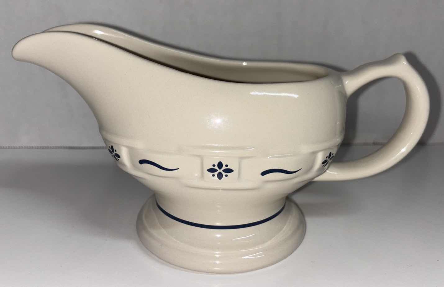 Photo 1 of LONGABERGER POTTERY WOVEN TRADITIONS CLASSIC BLUE GRAVY BOAT 8.25” X 4.25”