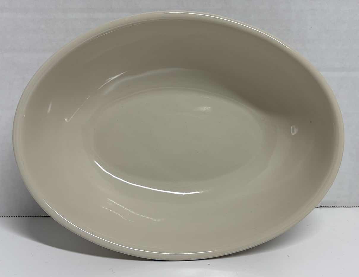 Photo 2 of LONGABERGER POTTERY WOVEN TRADITIONS CLASSIC BLUE 9” OVAL VEGETABLE BOWL