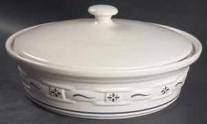 Photo 2 of LONGABERGER POTTERY WOVEN TRADITIONS CLASSIC BLUE2 QUART ROUND COVERED CASSEROLE DISH 10.75” X 5”