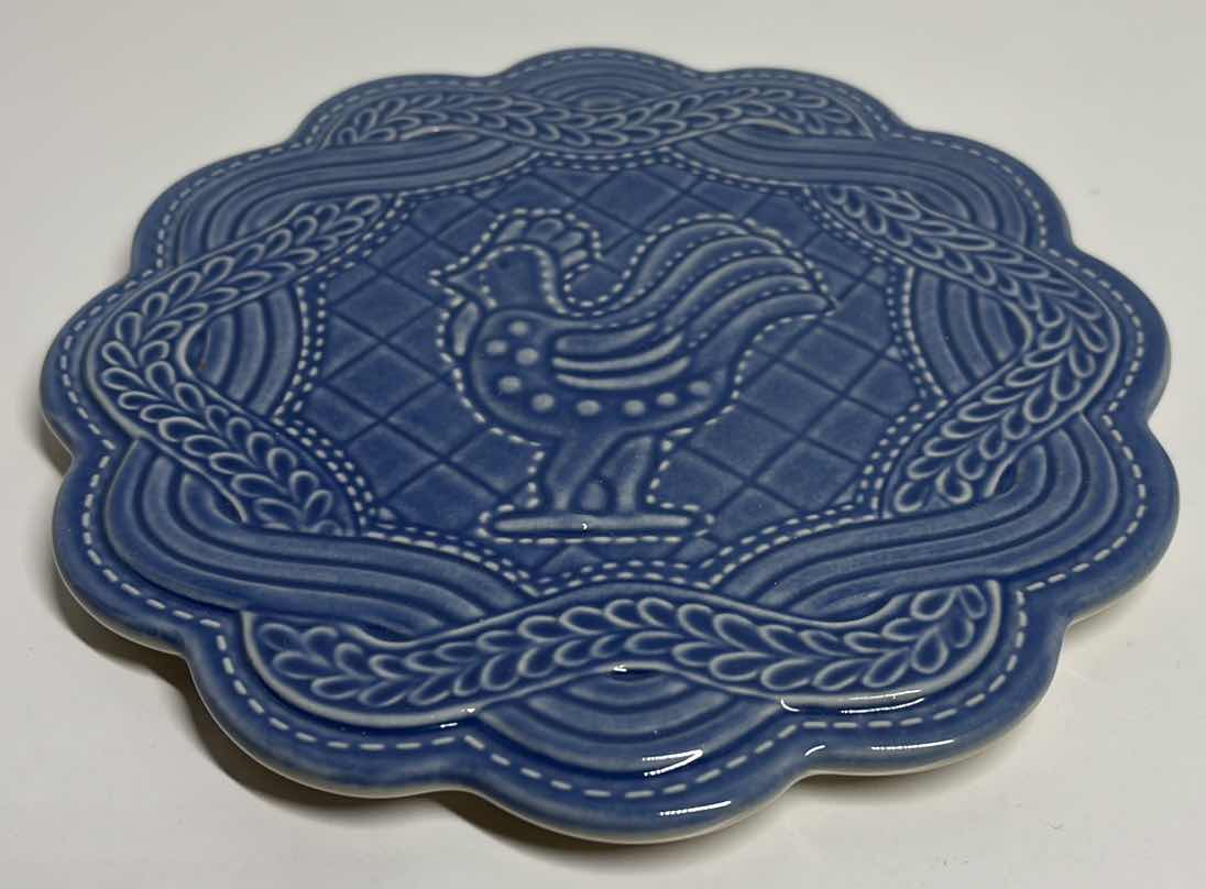 Photo 1 of LONGABERGER POTTERY AMERICAN CRAFT 8” TRIVET (FRENCH BLUE)