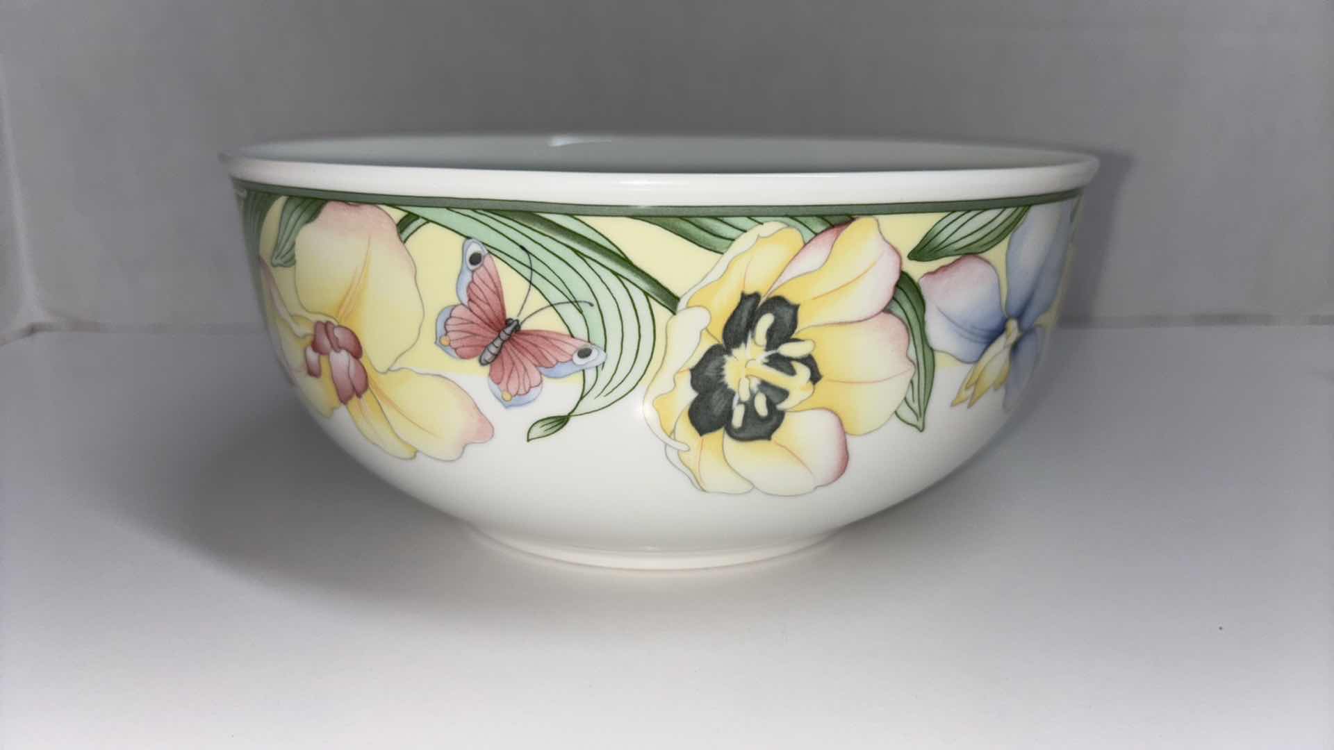 Photo 2 of VILLEROY & BOCH CANARI BONE CHINA COLLECTION, 7” ROUND VEGETABLE BOWL 7.75” X 3.5”