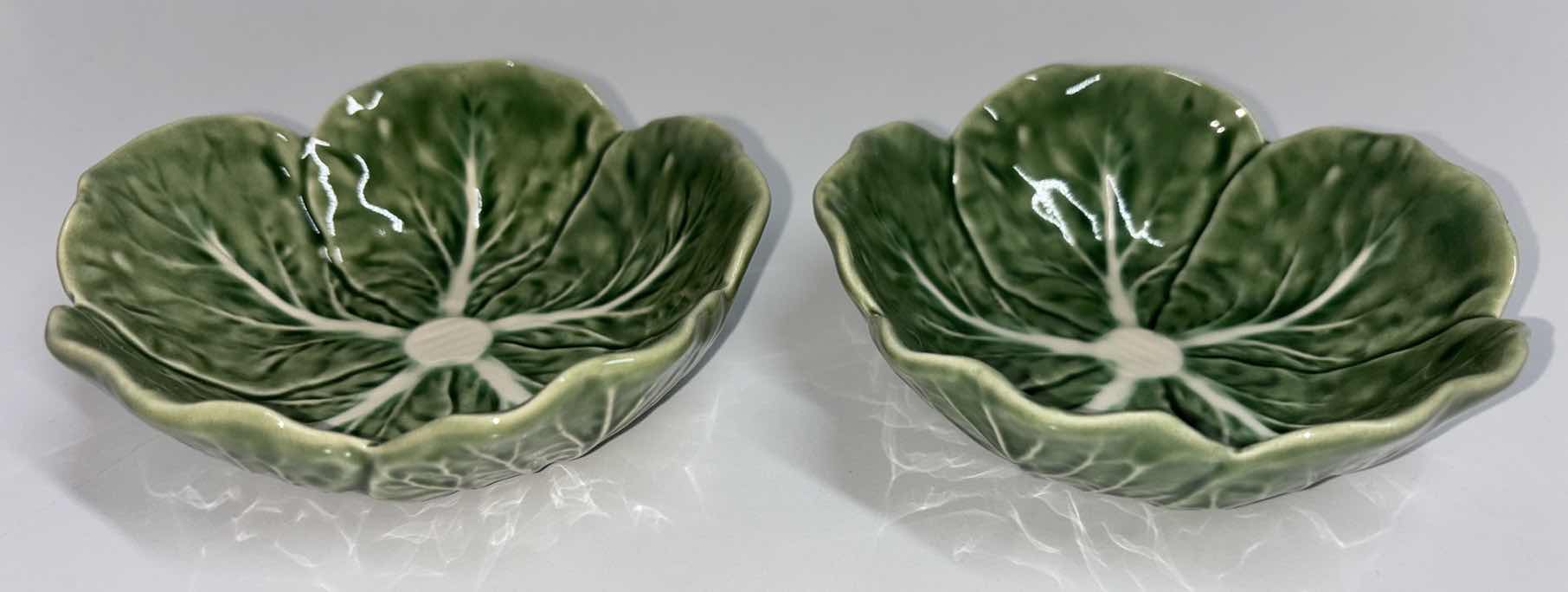 Photo 1 of BORDALLO PINHEIRO CABBAGE GREEN COLLECTION, FRUIT/ DESSERT BOWL 4.75” X 1.5”