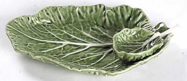 Photo 1 of BORDALLO PINHEIRO CABBAGE GREEN COLLECTION, ONE-PIECE CHIP & DIP TRAY 8” X 11”