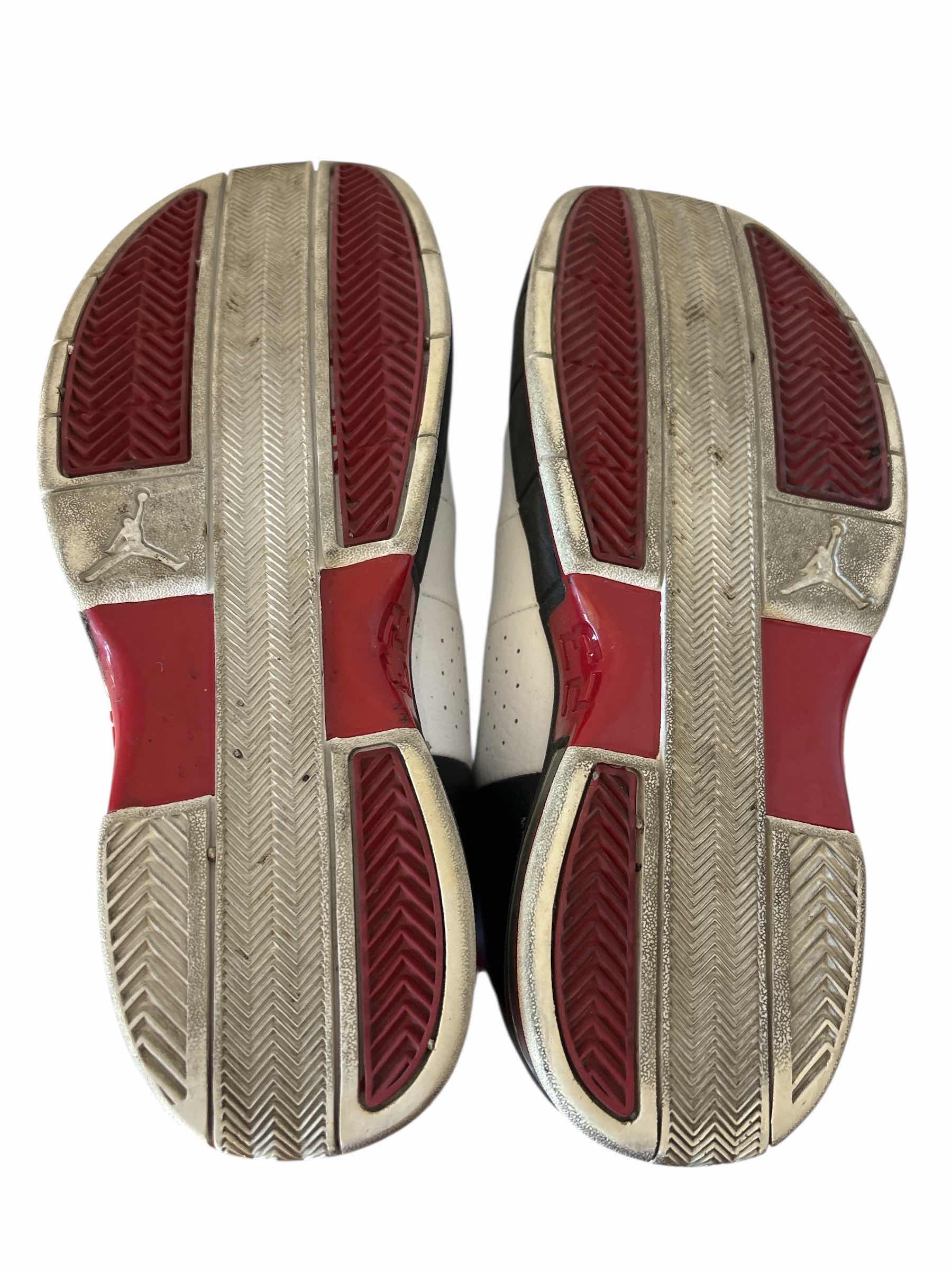 Photo 1 of JORDAN TEAM ELITE 2 SNEAKERS SIZE 8 MENS